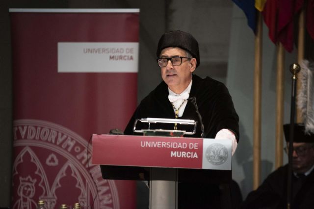 La Universidad de Murcia entrega la Medalla de Oro al exrector José Orihuela - 2, Foto 2