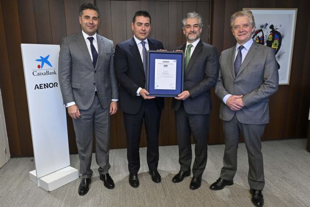 CaixaBank, primera entidad financiera en certificar su modelo de Acción Social con AENOR - 2, Foto 2