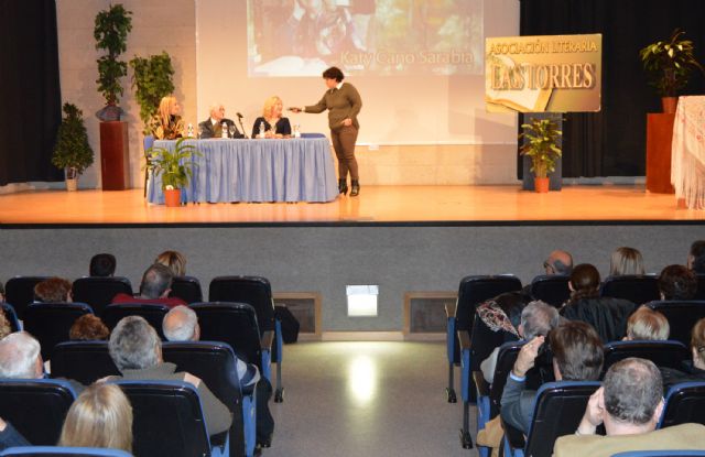 La poetisa Caty Cano presenta su obra Un río de amores con la Asociación Literaria Las Torres - 4, Foto 4
