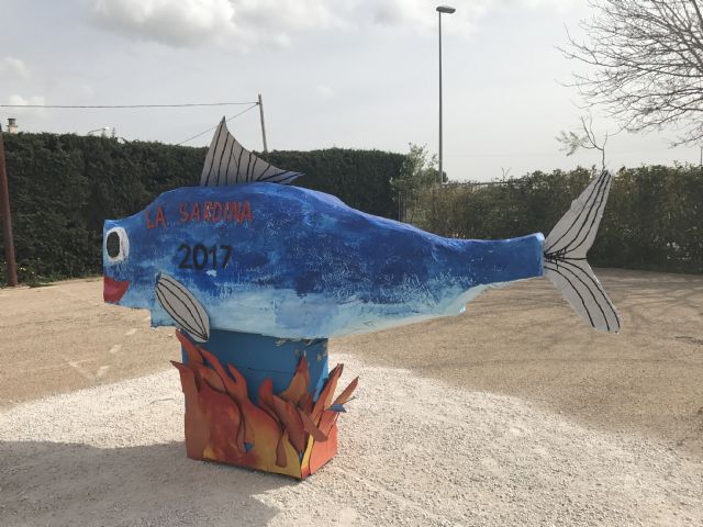 Quema de la Sardina para clausurar la XVIII Semana Cultural dedicada a la Región de Murcia, en el colegio Ntra. Sra. de los Dolores - 3, Foto 3