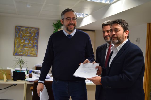 Acuerdo entre PP, PSOE y Ciudadanos para implantar la gratuidad de los libros de texto el próximo curso - 2, Foto 2