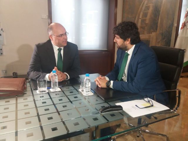 El alcalde de Pliego se ha reunido con el presidente regional en el Palacio de San Esteban - 2, Foto 2