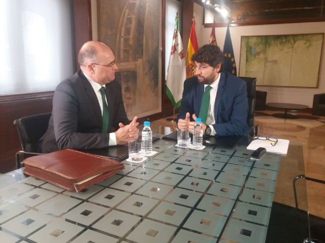 El alcalde de Pliego se ha reunido con el presidente regional en el Palacio de San Esteban - 3, Foto 3