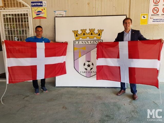 Ricardo Segado celebra que el buen hacer de MC propicie la reversión de la titularidad del campo de fútbol Mundial 82 - 1, Foto 1