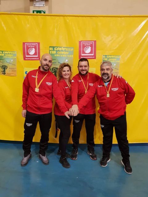 Cuatro oros para el bádminton torreño en el torneo territorial de El Campello - 1, Foto 1