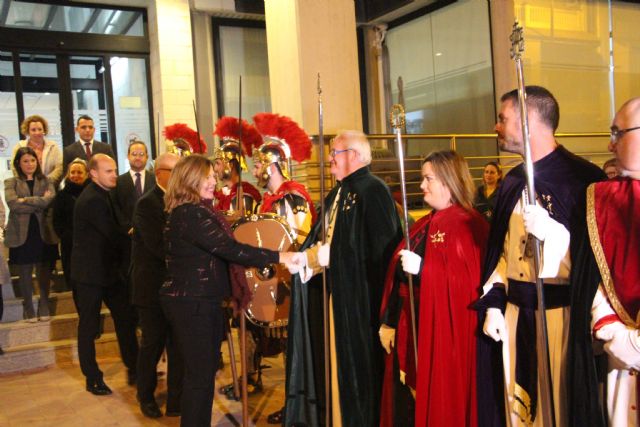 El Cristo Resucitado protagoniza el Cartel de la Semana Santa que arranca con la pedida de calles - 2, Foto 2