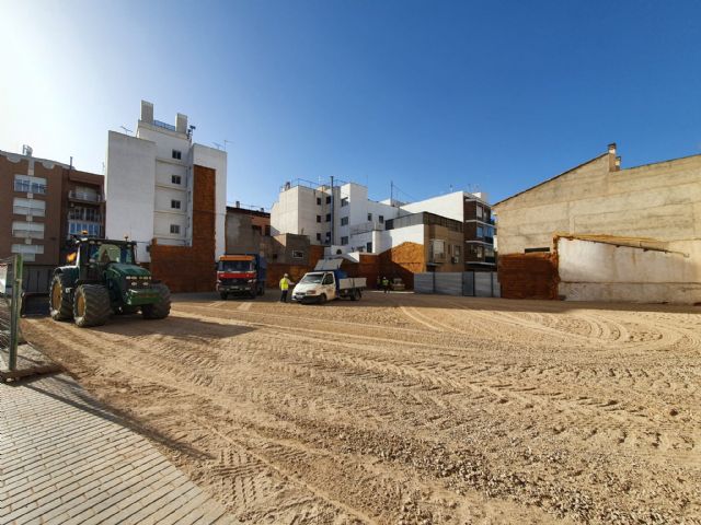El Ayuntamiento de Lorca inicia los trabajos de acondicionamiento del aparcamiento provisional en la Avenida Santa Clara - 2, Foto 2