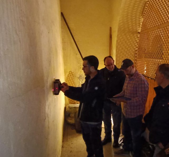 Estudiantes de Arquitectura y Minas buscan con tecnología georradar esculturas perdidas en la iglesia de San Diego - 3, Foto 3