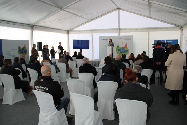 Miguélez asiste a la colocación de la primera piedra de una planta fotovoltaica en Jumilla - 1, Foto 1