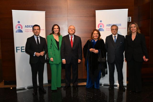 CaixaBank patrocina el 'Bastón de Oro' de ADERMUR que este año ha sido concedido a Tomás Fuertes - 3, Foto 3