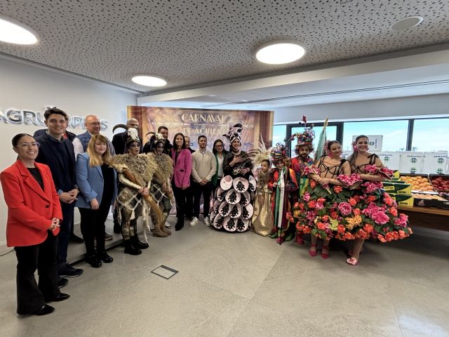Los personajes del Carnaval 2025 reciben su peso en productos de la tierra - 1, Foto 1