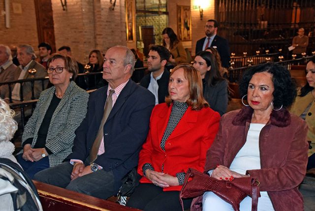 Triana presenta su cartel de Semana Santa 2025 con la Esperanza de Triana y el Cachorro como protagonistas - 2, Foto 2