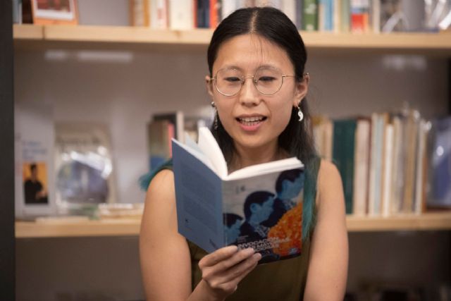 Paloma Chen conversa con jóvenes de Cartagena sobre su poemario candidato al Mandarache 2025 - 1, Foto 1