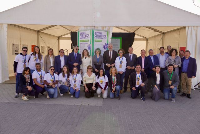 El Gobierno regional colabora en la II Feria científica de Santomera para fomentar vocaciones entre los jóvenes - 2, Foto 2