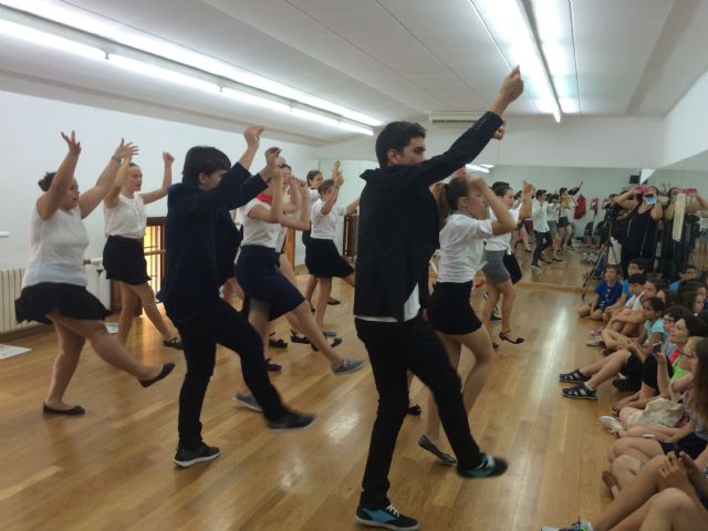 El Centro Párraga de Murcia acoge un taller para que los jóvenes se inicien en el teatro musical - 1, Foto 1