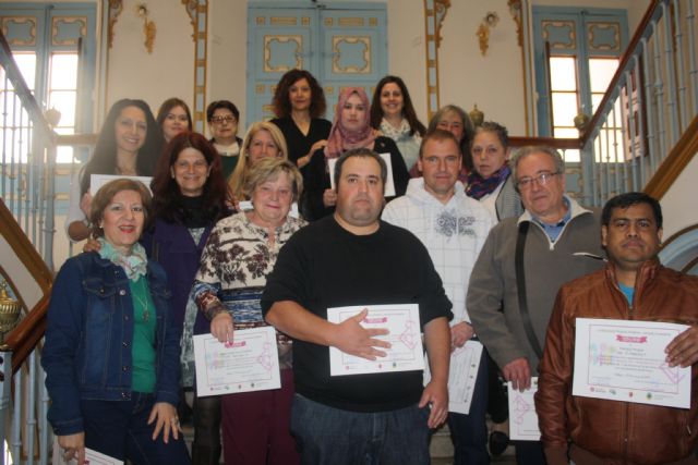 Entregados los diplomas del Curso de Informática Básica con Orientación para el empleo 2017 - 2, Foto 2