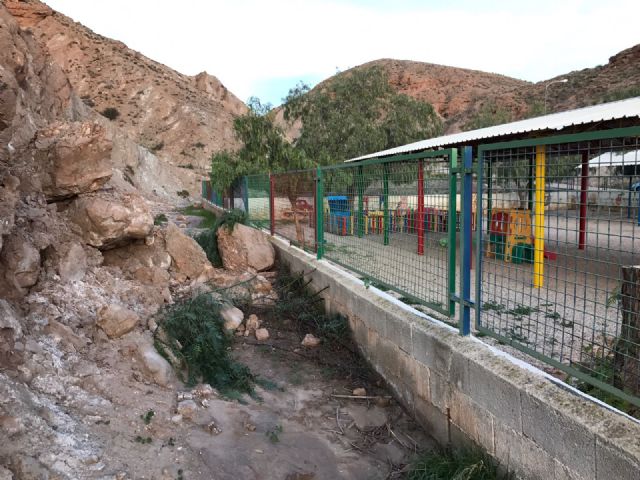 El PSOE solicita el refuerzo de las laderas rocosas en el entorno de los centros educativos de San Cristóbal - 2, Foto 2
