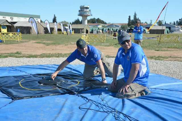 Comenzó en la Base Aérea de Alcantarilla el 50 Campeonato Nacional Militar de Paracaidismo y Torneo Internacional - 3, Foto 3