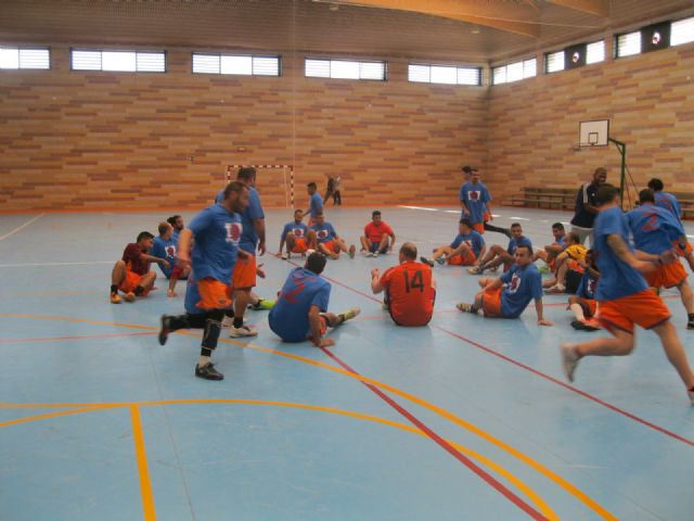 Nueva edición del proyecto deportivo Escuela deportiva FCB en el Centro Penitenciario Murcia II, Foto 1