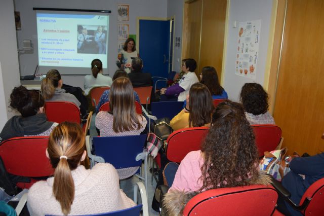 La campaña de educación vial imparte una charla para prevenir las lesiones infantiles - 2, Foto 2