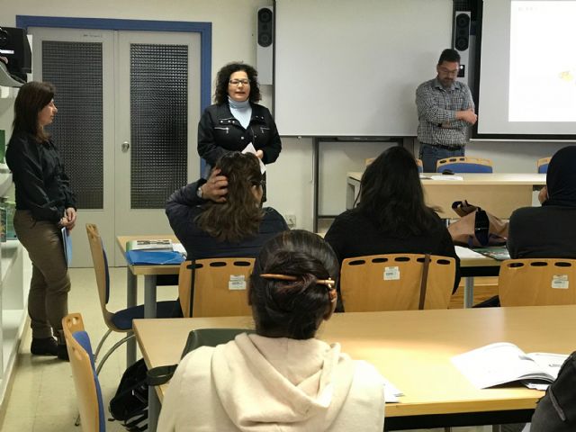 15 personas participan en la acción formativa MANIPULADOR DE FRUTAS Y HORTALIZAS - 2, Foto 2