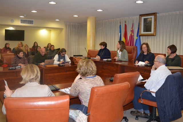 El Ayuntamiento ultima, junto a las asociaciones locales, la puesta en marcha del I Plan de Inclusión de las Personas con Discapacidad de Águilas - 1, Foto 1