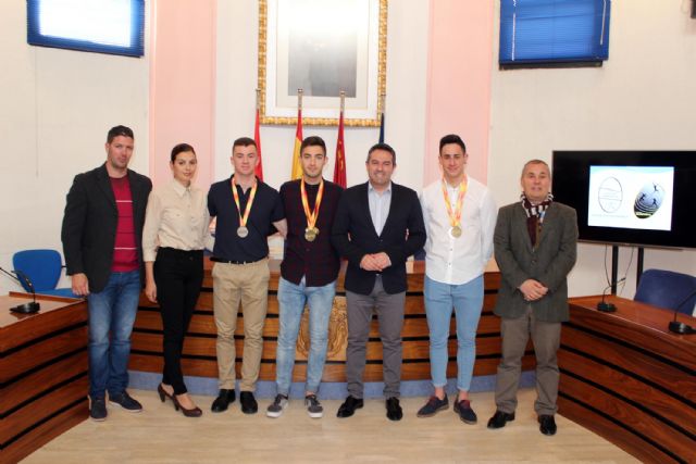 El alcalde de Alcantarilla recibe en el Ayuntamiento a los tres atletas del Nutribán Sociedad Atlética - 1, Foto 1
