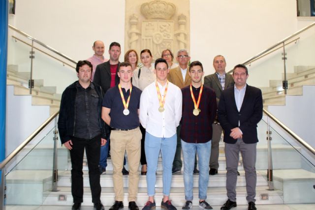 El alcalde de Alcantarilla recibe en el Ayuntamiento a los tres atletas del Nutribán Sociedad Atlética - 2, Foto 2