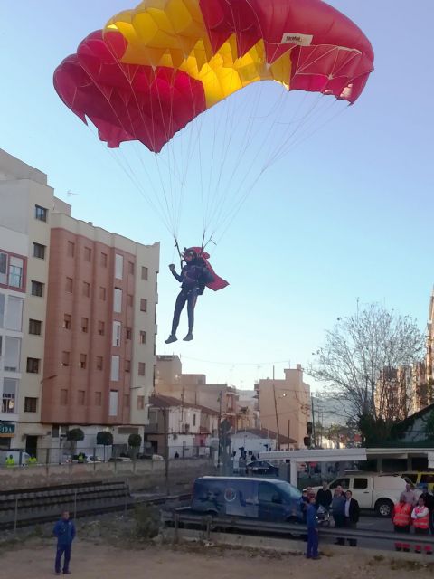 La PAPEA realizó hoy un ensayo del salto paracaidista que realizarán el próximo domingo, en el Encuentro del Resucitado en Alcantarilla - 2, Foto 2