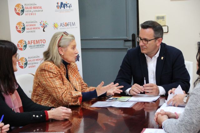 El Ayuntamiento de Alhama y la Federación de Salud Mental Región de Murcia firman un convenio por el empleo - 2, Foto 2