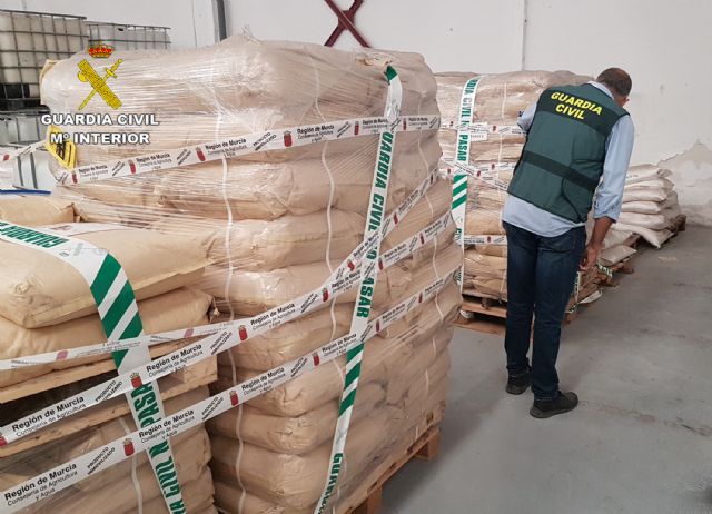 La Guardia Civil desmantela un grupo delictivo dedicado a la distribución de fertilizantes que dañaban los sistemas de regadío - 4, Foto 4