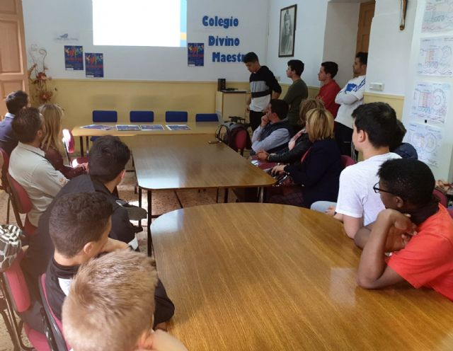 Gran jornada de deporte en familia al aire libre en el Parque de la Constitución - 1, Foto 1