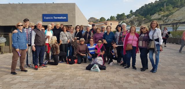 Culminan los actos del Día Internacional de la Mujer con un viaje de convivencia y la lectura de Madame Bovary - 1, Foto 1
