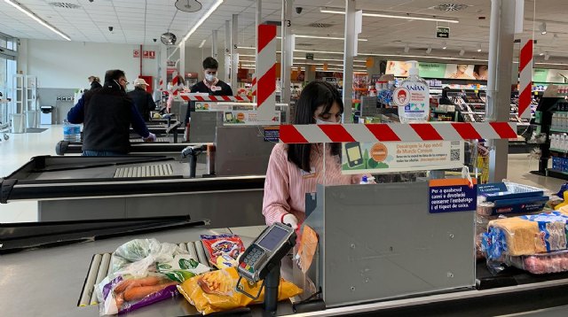 Consum destina 3,8 millones de euros a gratificar a sus trabajadores de tiendas y plataformas por su esfuerzo y compromiso - 1, Foto 1