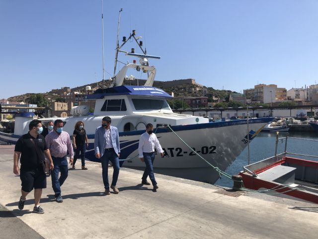 La Comunidad destina 538.000 euros en ayudas a la pesca por la paralización temporal de la flota de arrastre, cerco y palangre - 1, Foto 1