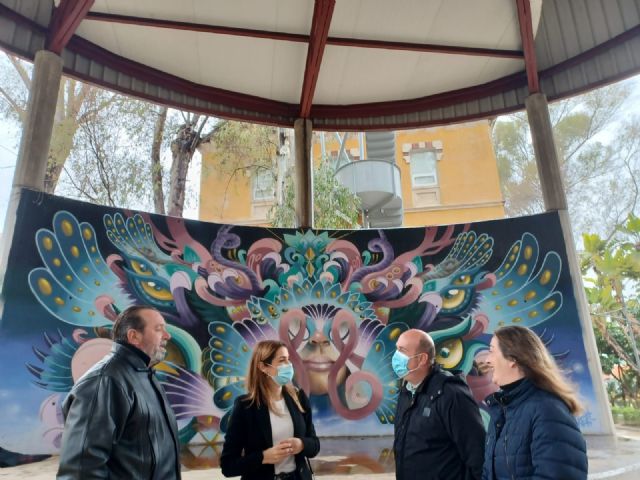 La danesa Fryda Vium firma el nuevo mural de 32 metros cuadrados que ya luce en el anfiteatro del Cuartel de Artillería - 1, Foto 1