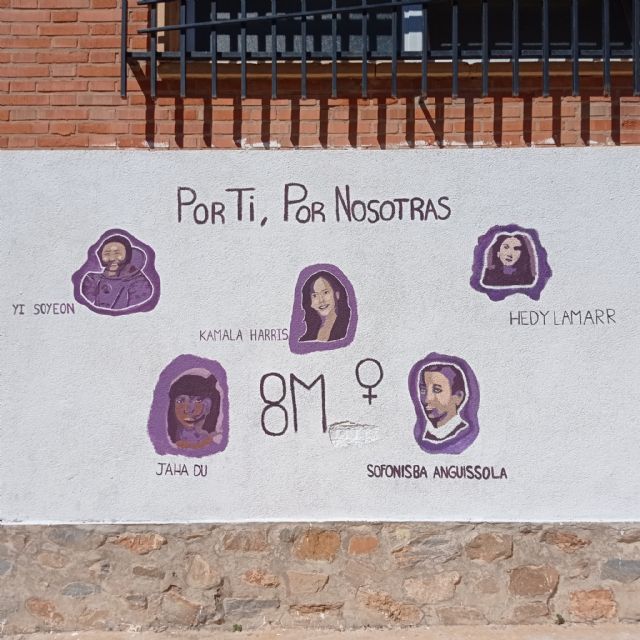 El IES Luis Manzanares, exhibe un mural colectivo de pintura sobre “Mujeres relevantes y pioneras” - 3, Foto 3