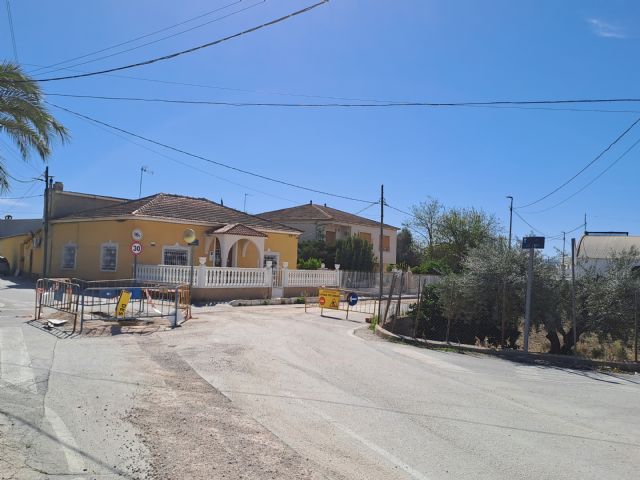 Numerosas quejas de los vecinos al ayuntamiento por el mucho tiempo que llevan las calles levantadas en obras - 1, Foto 1