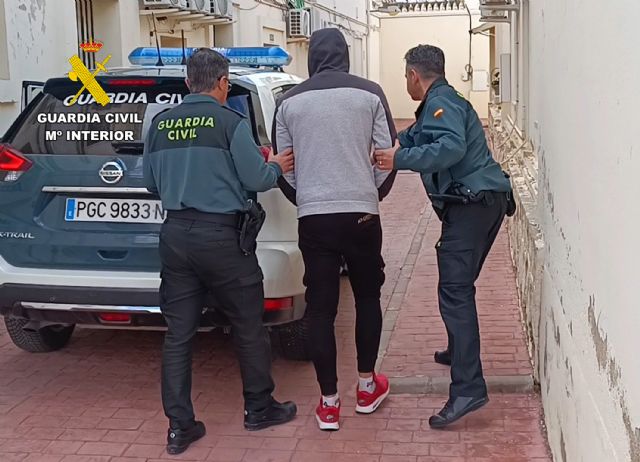 La Guardia Civil localiza y detiene en Campos del Río a un prófugo de la justicia - 1, Foto 1