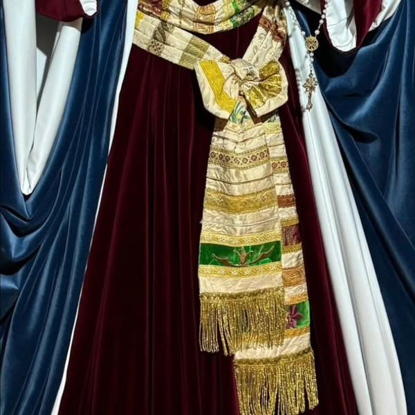 Devoción y generosidad, 266 hermanos y devotos ofrecen encajes históricos a la Virgen de la Esperanza en Alcalá del Río - 2, Foto 2