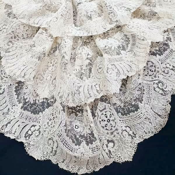 Devoción y generosidad, 266 hermanos y devotos ofrecen encajes históricos a la Virgen de la Esperanza en Alcalá del Río - 4, Foto 4