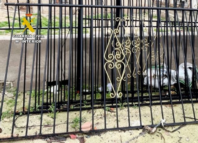 La Guardia Civil detiene a tres conocidos delincuentes por robos en viviendas del término municipal de Caravaca de la Cruz - 2, Foto 2