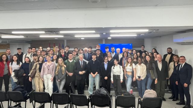 El descendiente directo de Cristóbal Colón analiza la actualidad internacional en Murcia y señala el rigor histórico como una de las claves de la diplomacia - 2, Foto 2