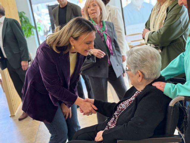 Pol�tica Social apoya la puesta en marcha de un nuevo centro de d�a para mayores en Caravaca de la Cruz, Foto 2