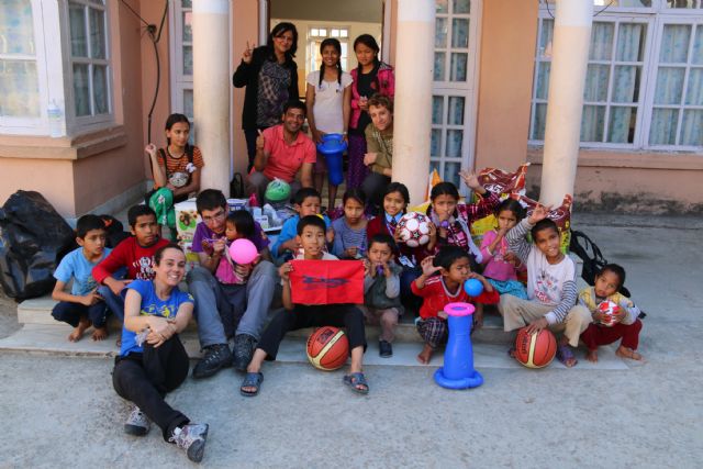 Miembros del Grupo Vértigo realizan tareas de ayuda humanitaria en Nepal - 1, Foto 1