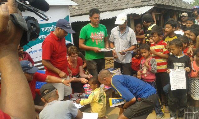 Miembros del Grupo Vértigo realizan tareas de ayuda humanitaria en Nepal - 4, Foto 4