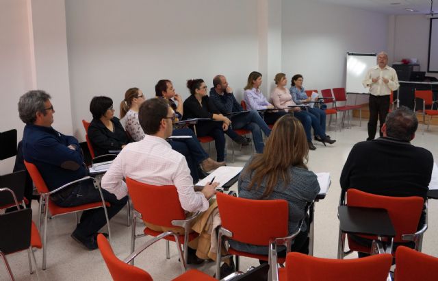 Los empleados del Ayuntamiento torreño se forman en mediación en casos de acoso - 2, Foto 2