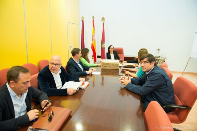 La Mesa de Contratación avanza en la adjudicación de los servicios de teleasistencia, ayuda a domicilio y comedores de las escuelas municipales - 2, Foto 2