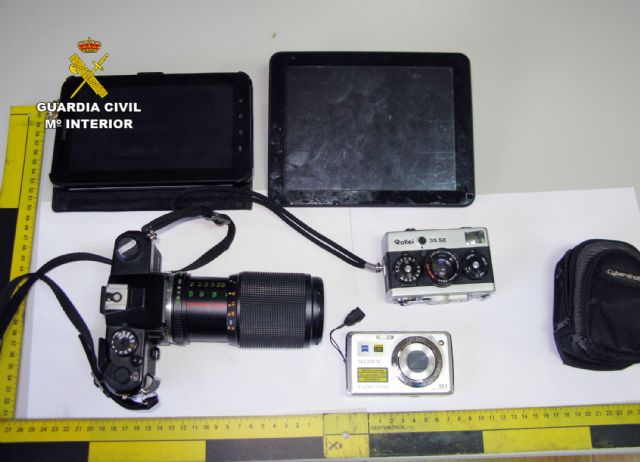 La Guardia Civil desmantela una banda juvenil dedicada al robo en viviendas de la Huerta de Murcia - 2, Foto 2