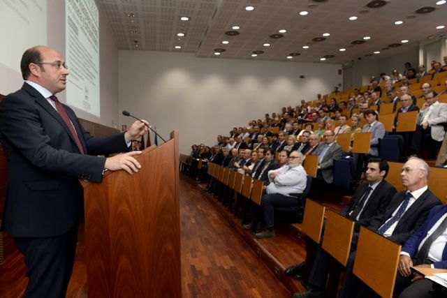 Pedro Antonio Sánchez: La simplificación administrativa dinamizará el sector económico e incentivará la creación de empleo - 2, Foto 2